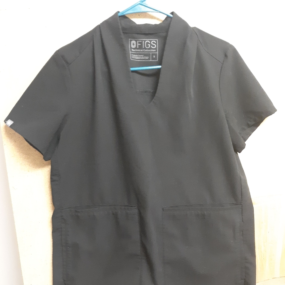 Figs Scrub top